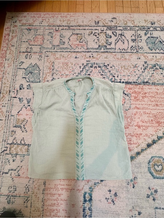 Faherty Tops - Faherty dream cotton gauze lucia top in surf spray